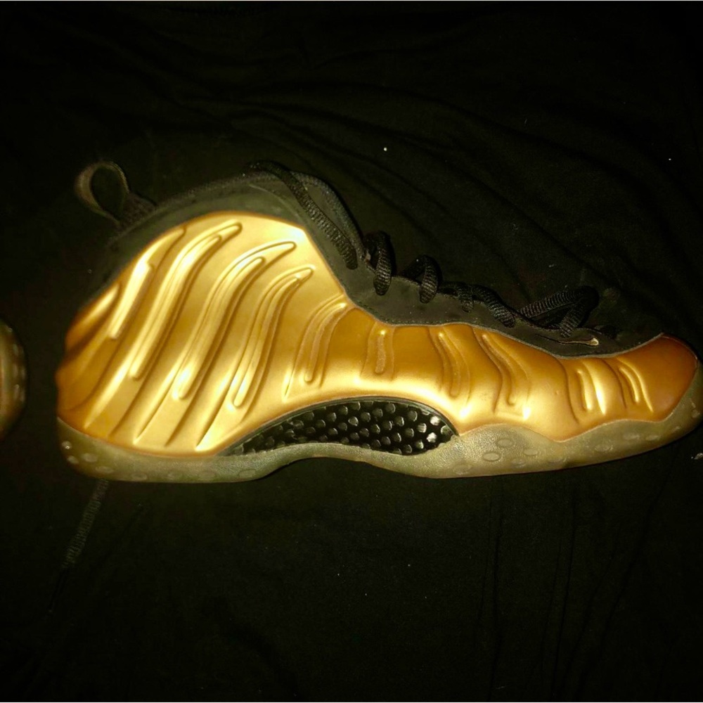 Nike Metallic Gold Foam possits size 12 no soles